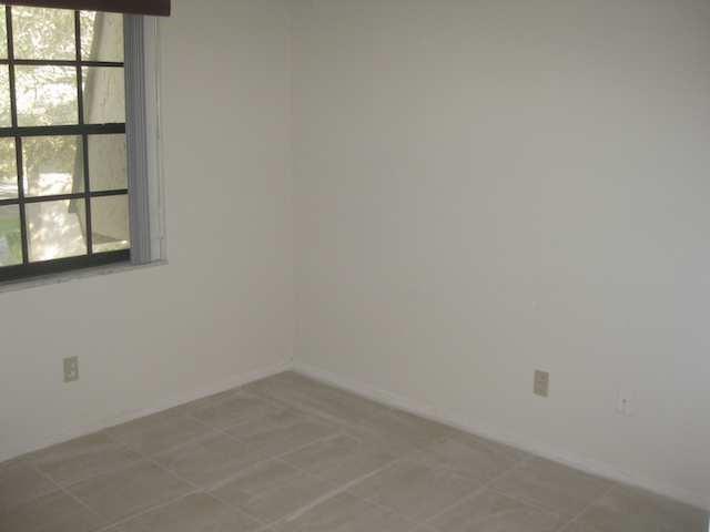 GRENADIER LAKES AT WELLEBY CONDO - Residential Lease