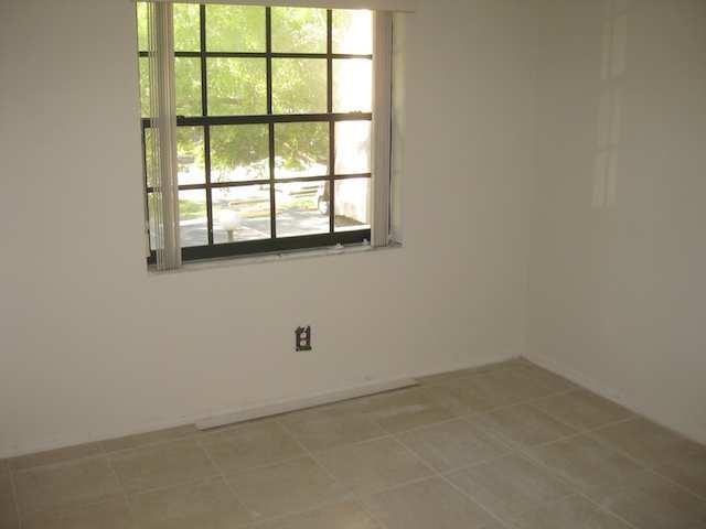 GRENADIER LAKES AT WELLEBY CONDO - Residential Lease