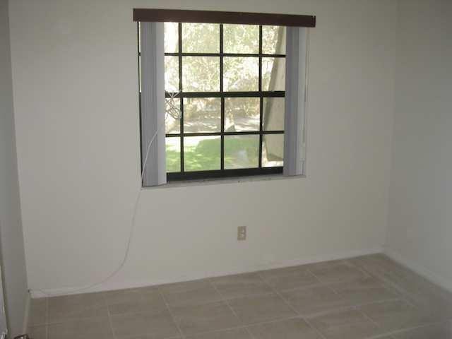 GRENADIER LAKES AT WELLEBY CONDO - Residential Lease