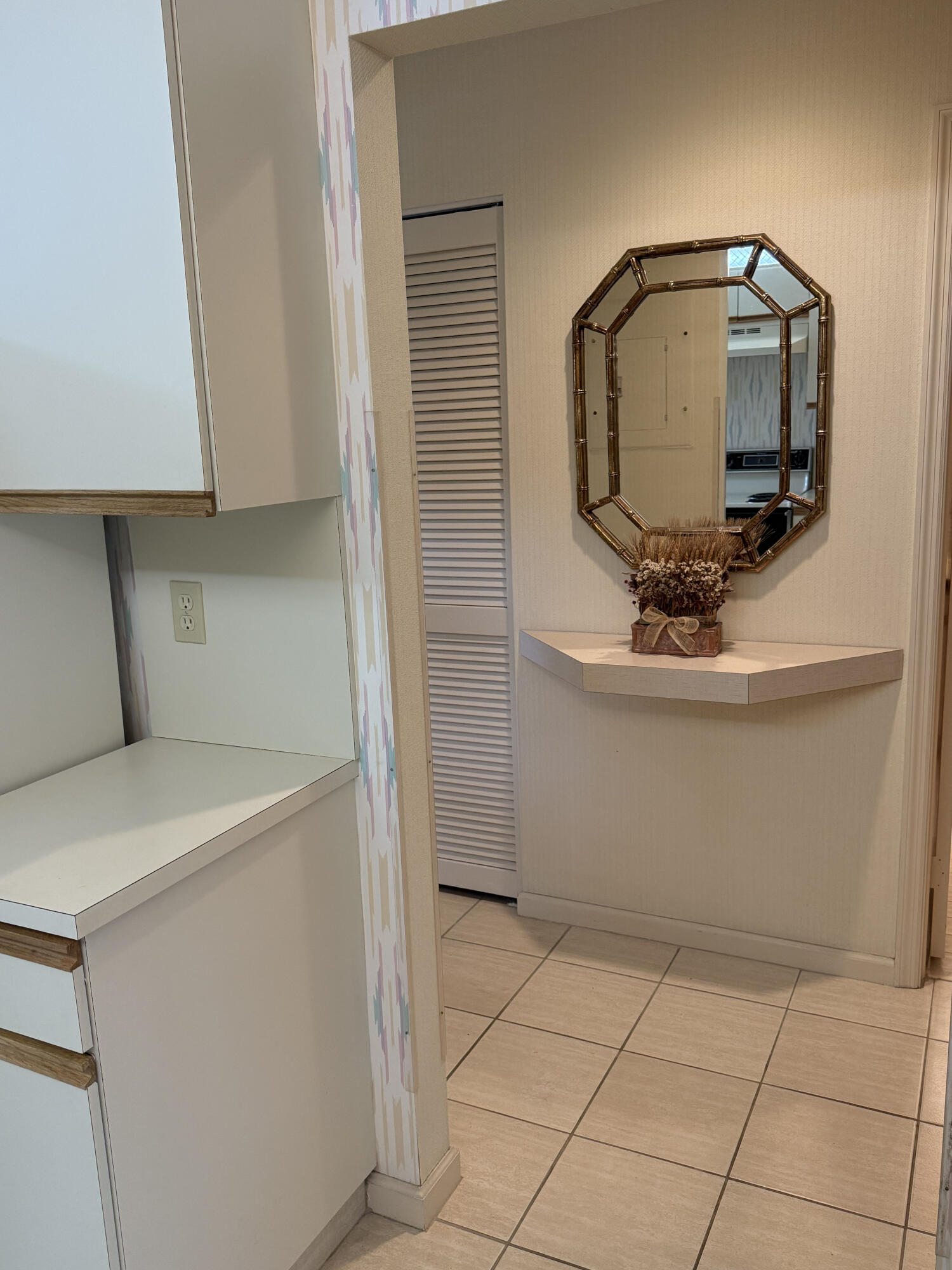 LAKESIDE CONDO 8 OF BANYAN SPRINGS - Residential