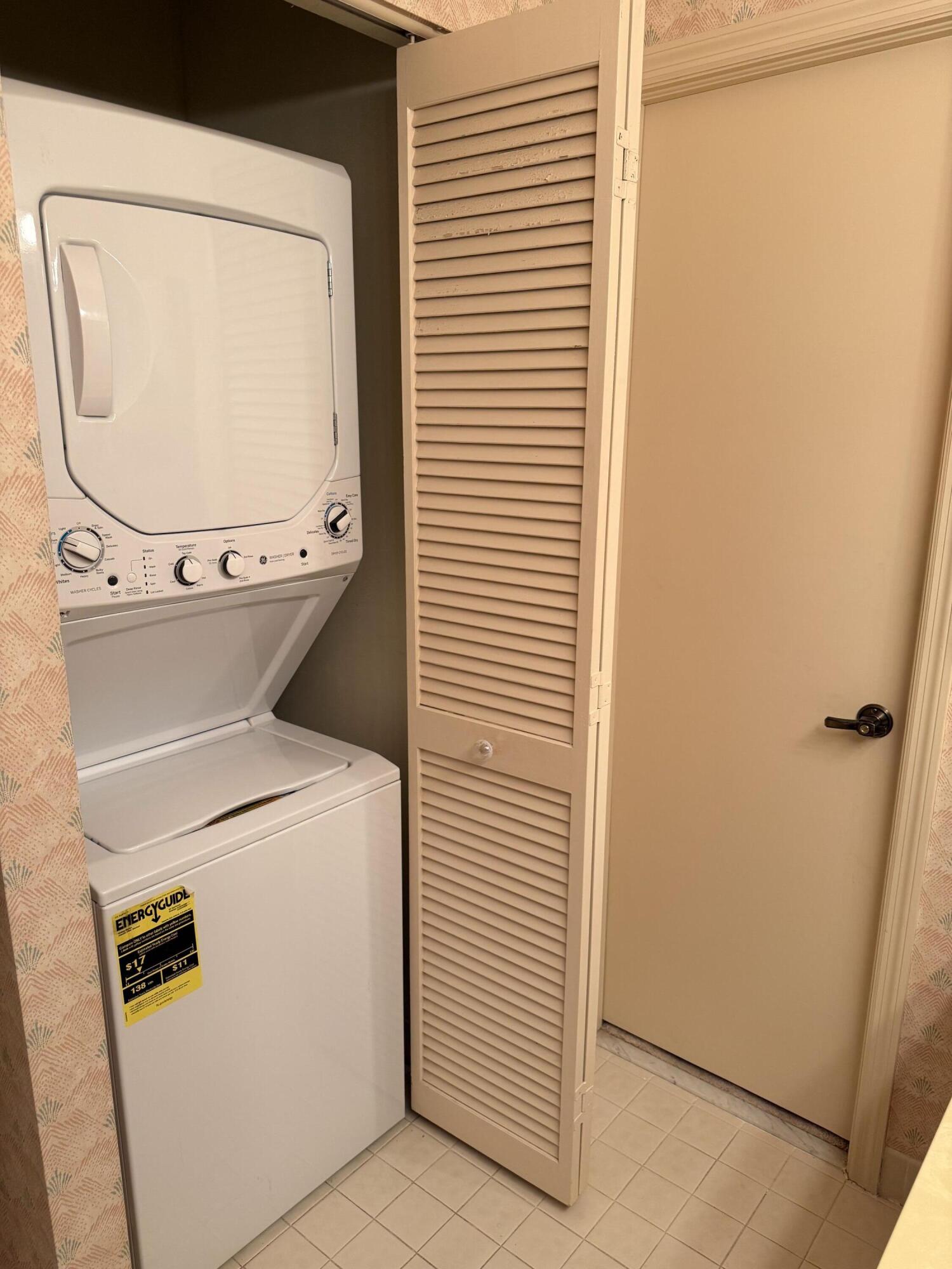 LAKESIDE CONDO 8 OF BANYAN SPRINGS - Residential