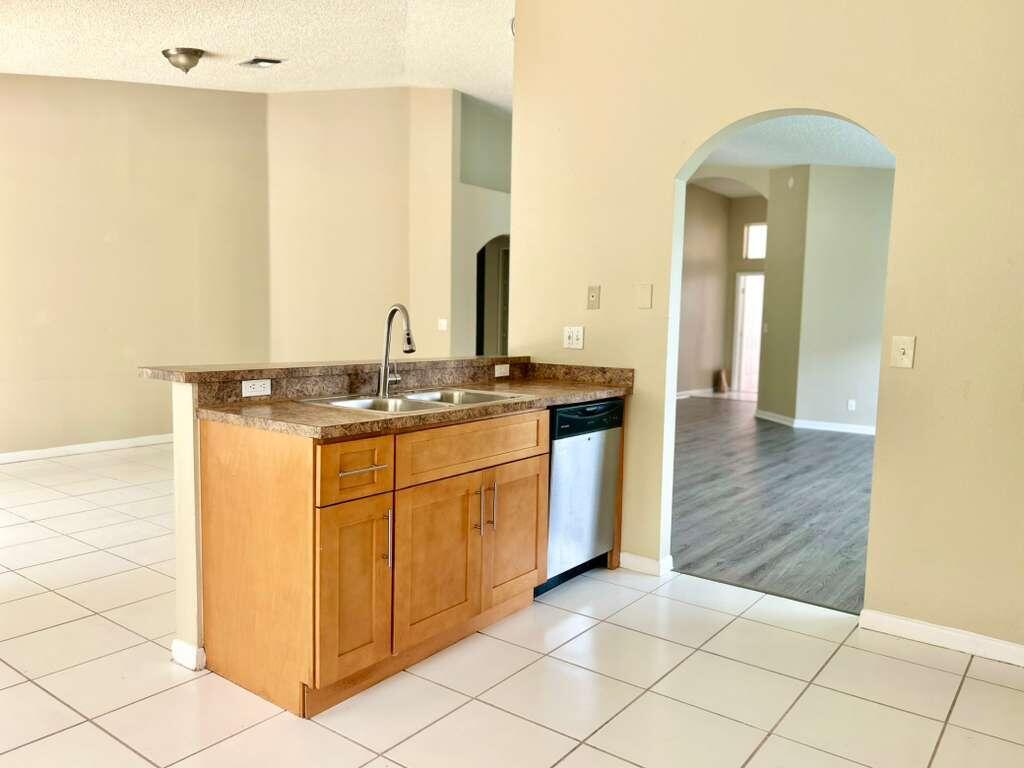 LAKEFIELD OF THE LANDINGS AT WELLINGTON 1 - Residential