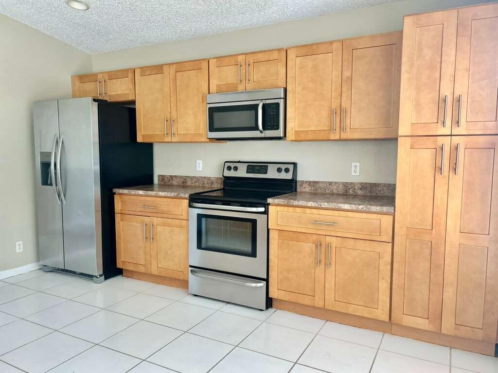 LAKEFIELD OF THE LANDINGS AT WELLINGTON 1 - Residential