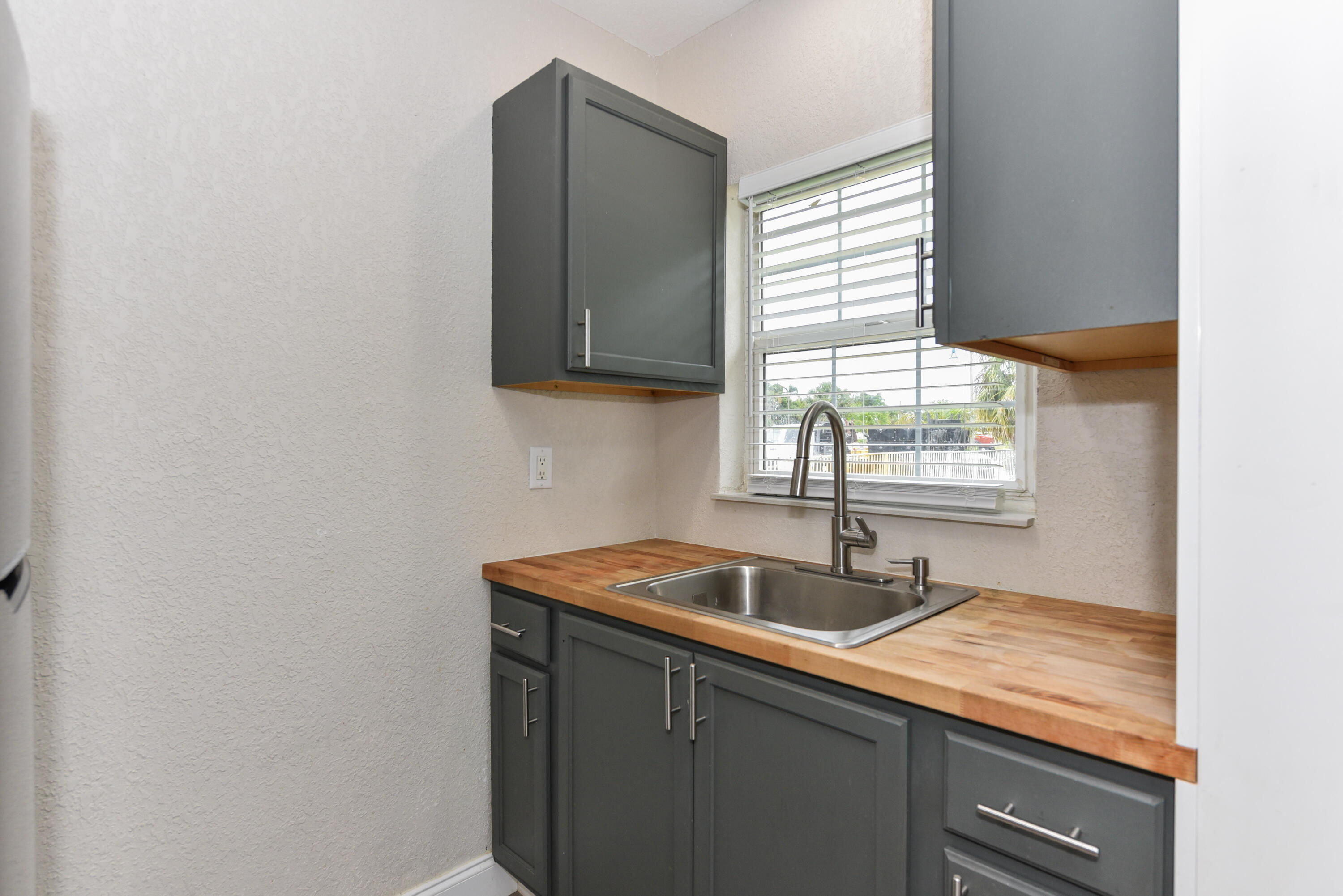 LAKE WORTH TOWN OF ADD 1 - Residential Lease