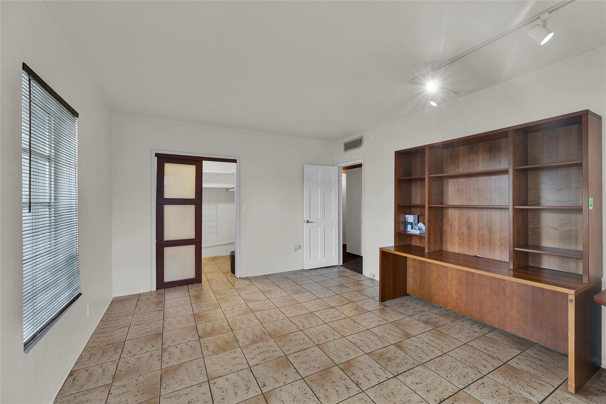 Cypress Point 28-16 B - Residential