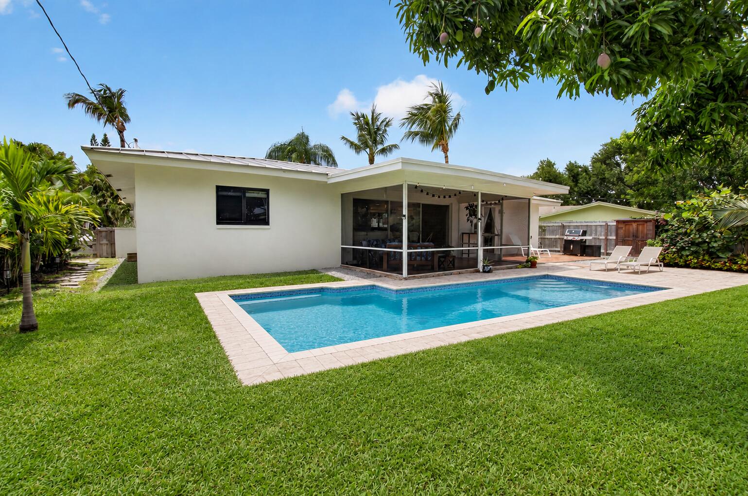 BOCA RATON SQUARE UNIT 4 - Residential
