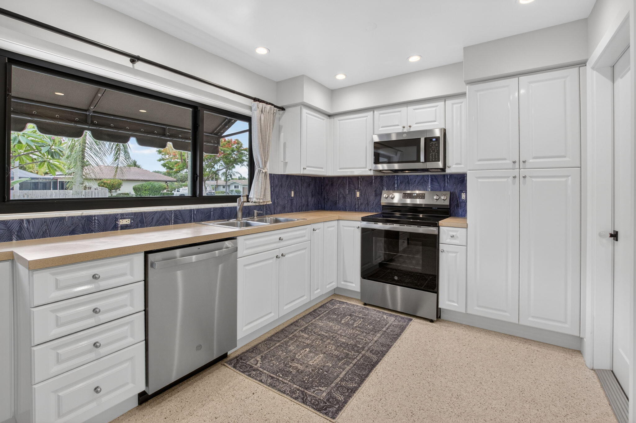 BOCA RATON SQUARE UNIT 4 - Residential