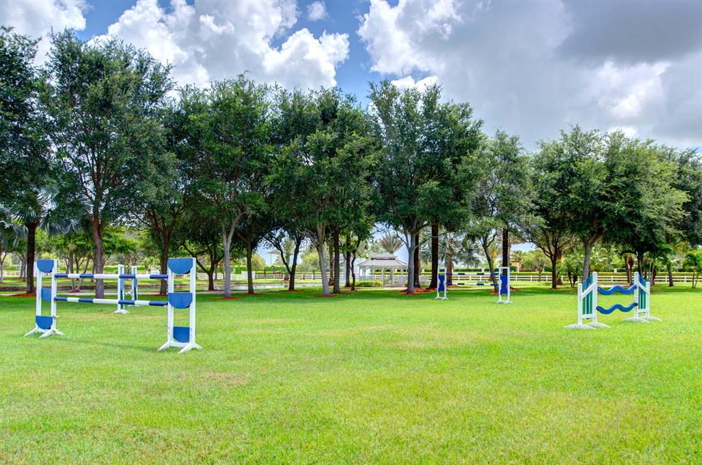 PALM BEACH POINT - Residential
