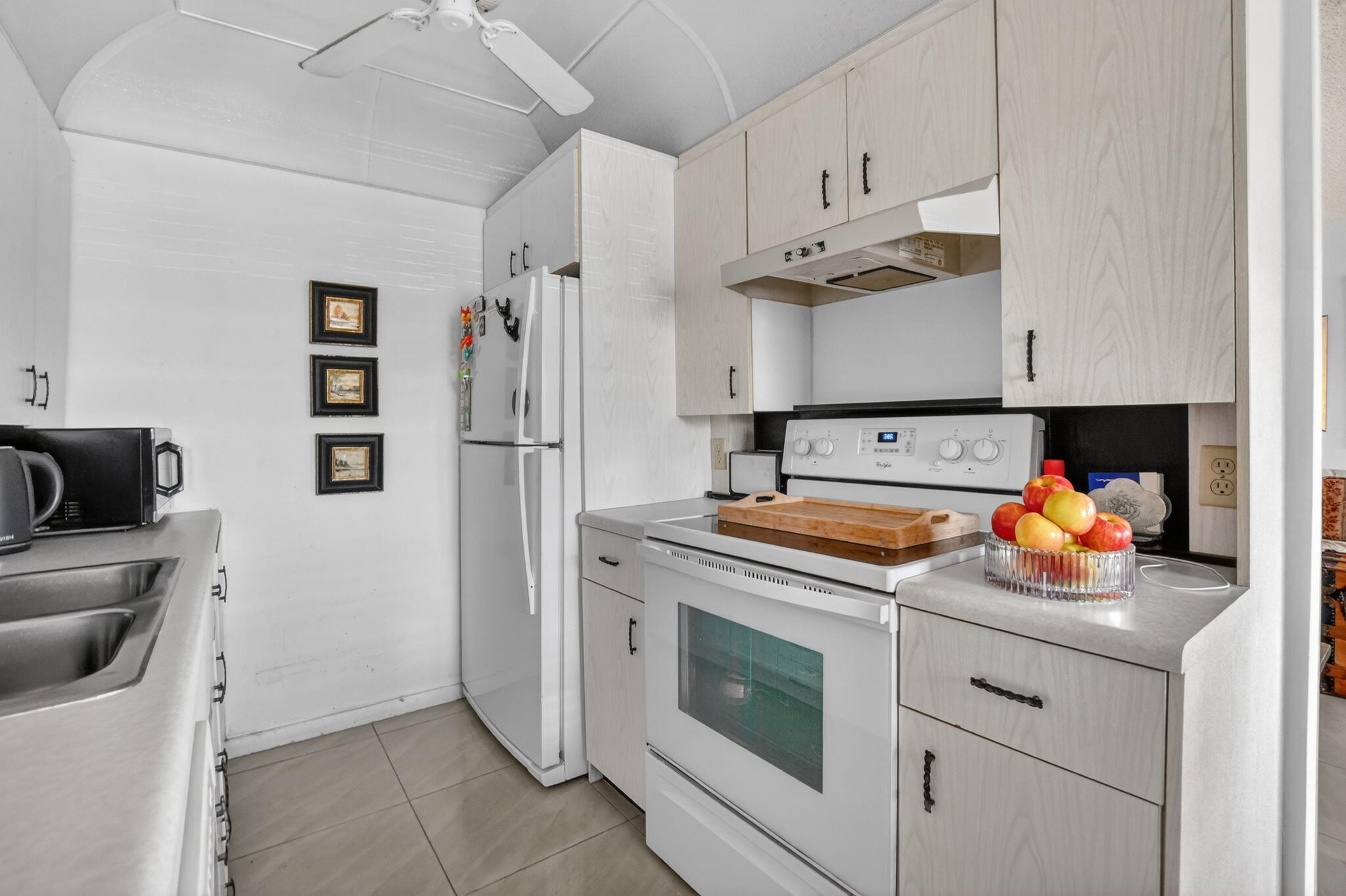 GUILDFORD AT CENTURY VILLAGE CONDO - Residential