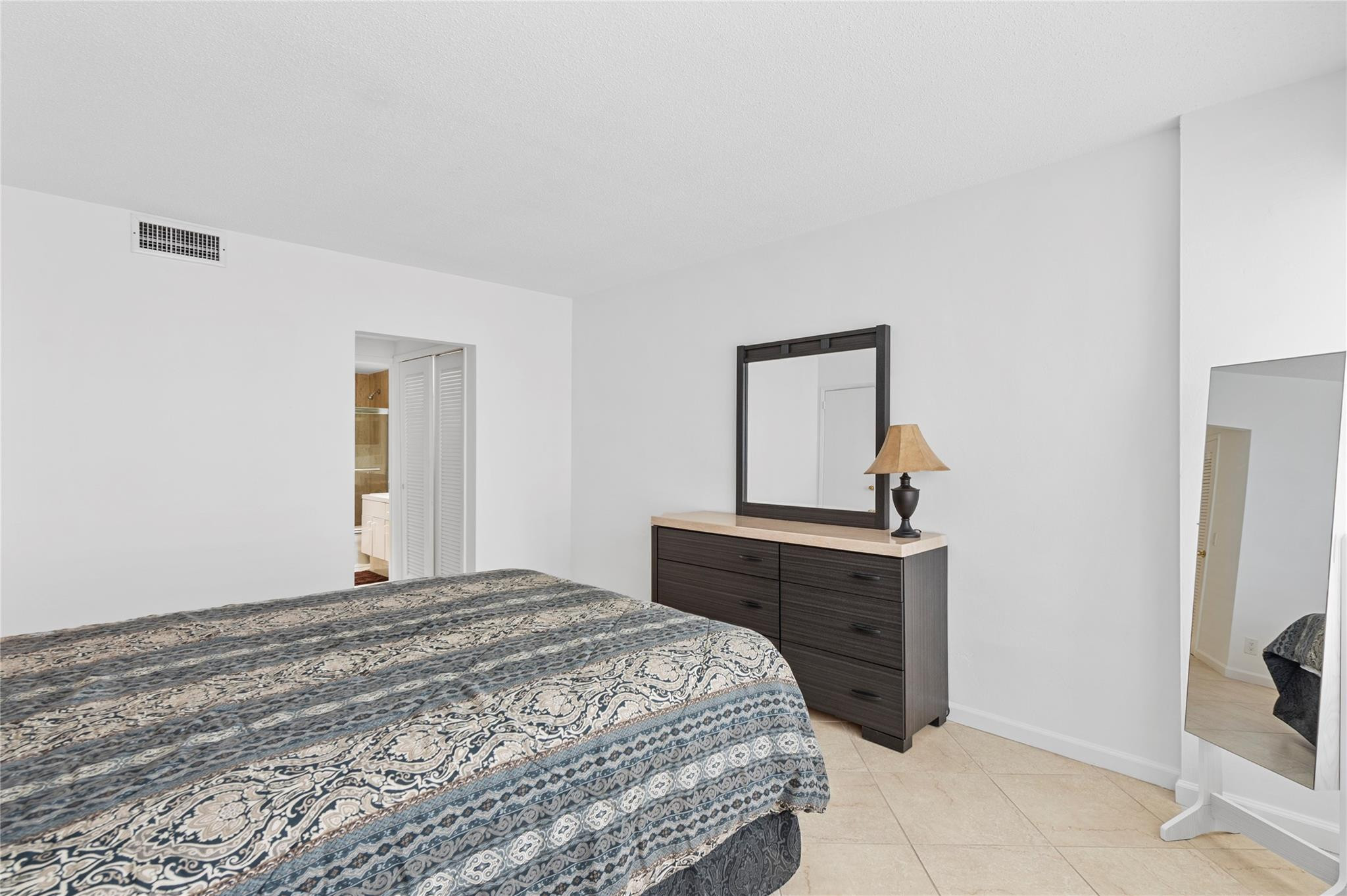GALT OCEAN CLUB CONDO - Residential Lease