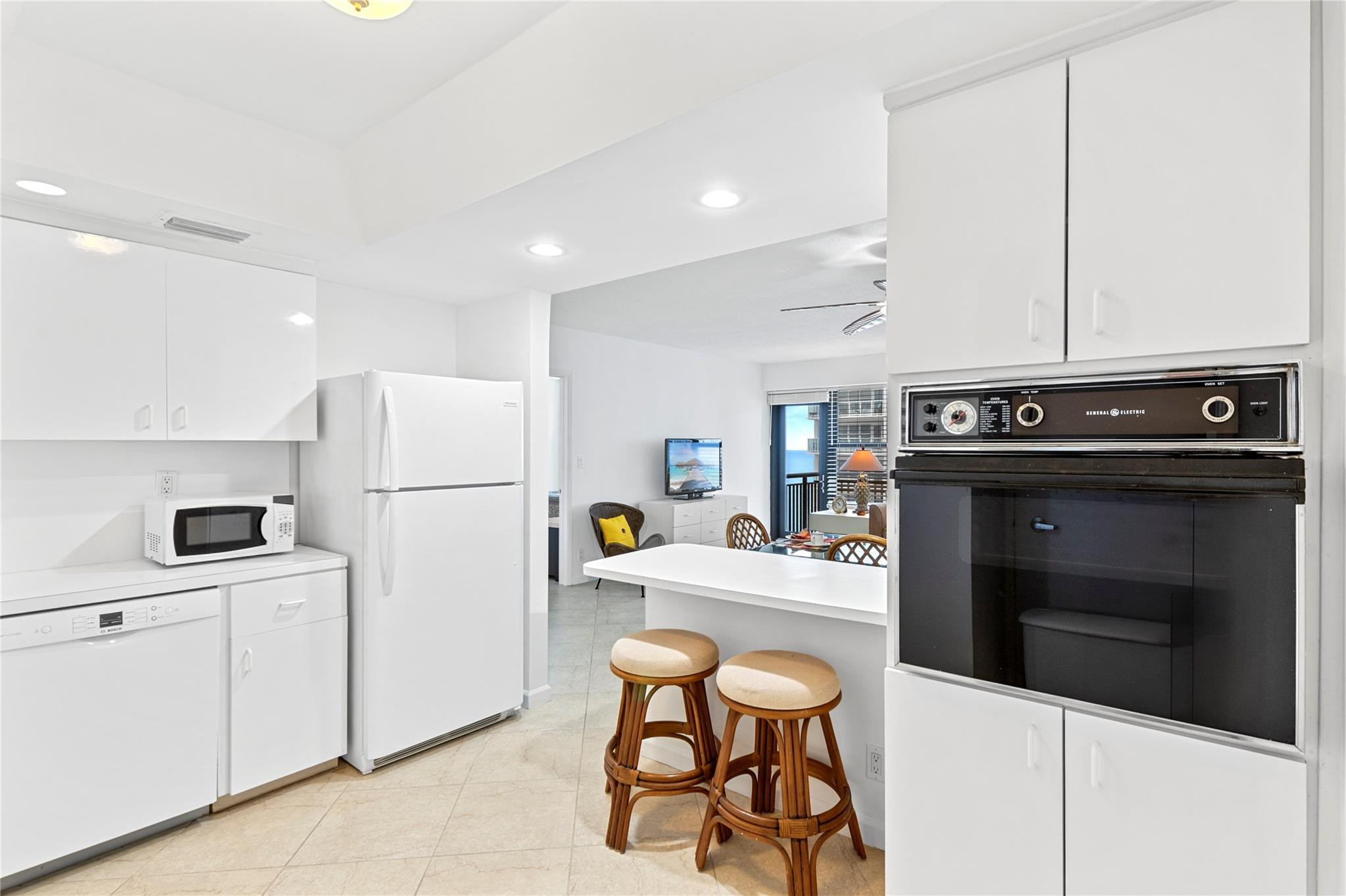 GALT OCEAN CLUB CONDO - Residential Lease