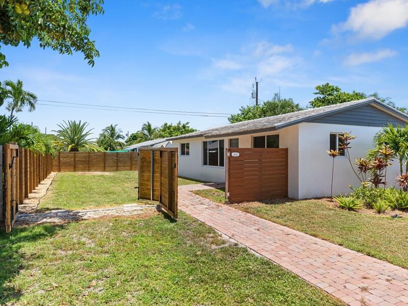 NORTH LAKE WORTH - Residential Lease