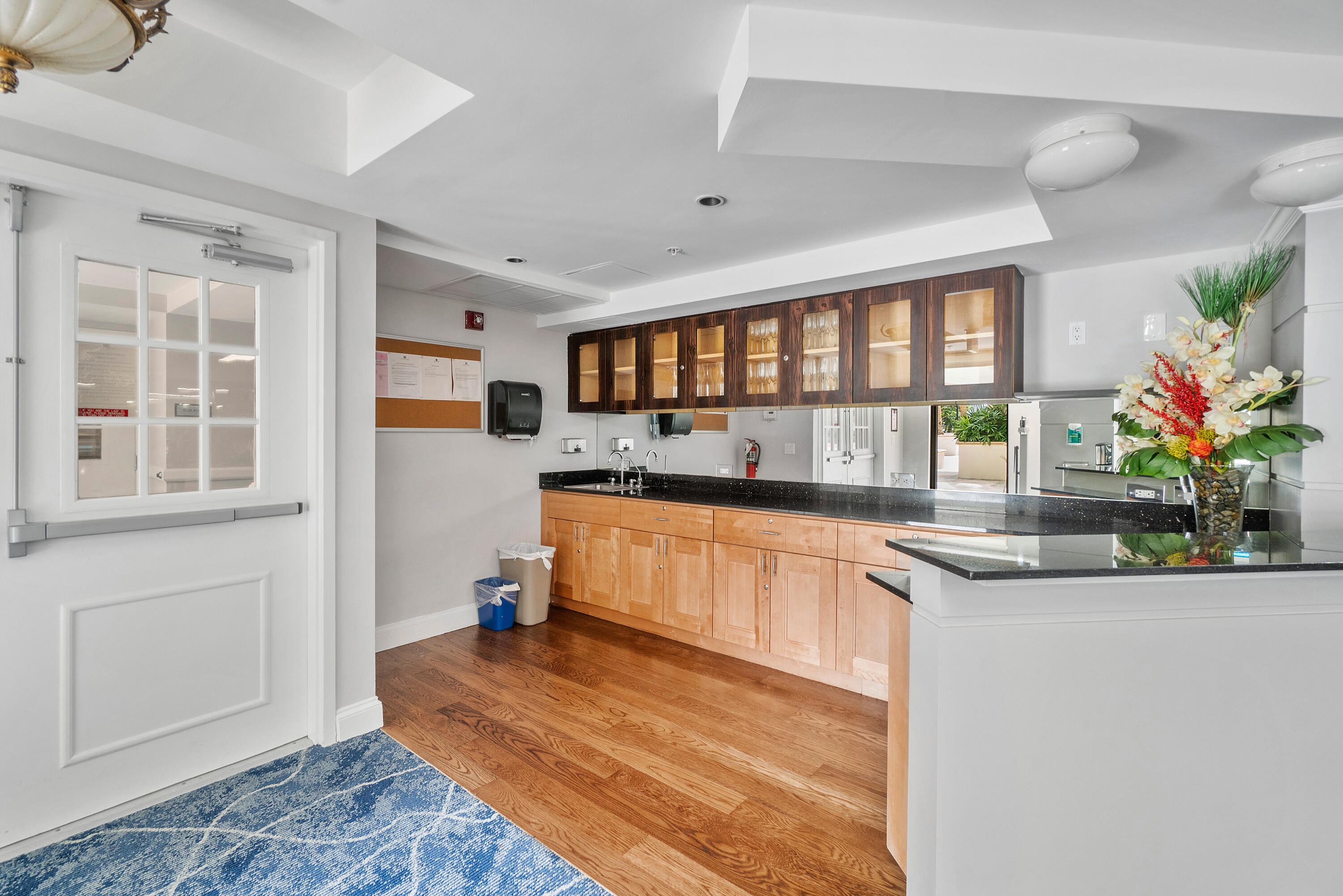 ONE CITY PLAZA CONDO - Residential