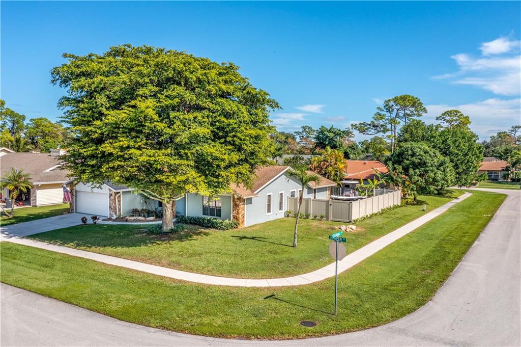 Sugar Pond Manor Wellingt - Residential