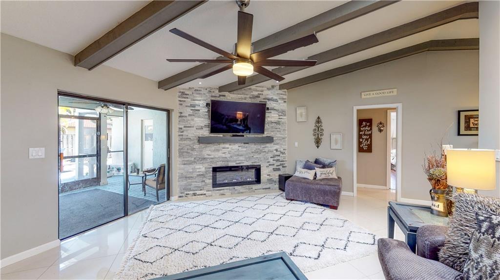 Sugar Pond Manor Wellingt - Residential