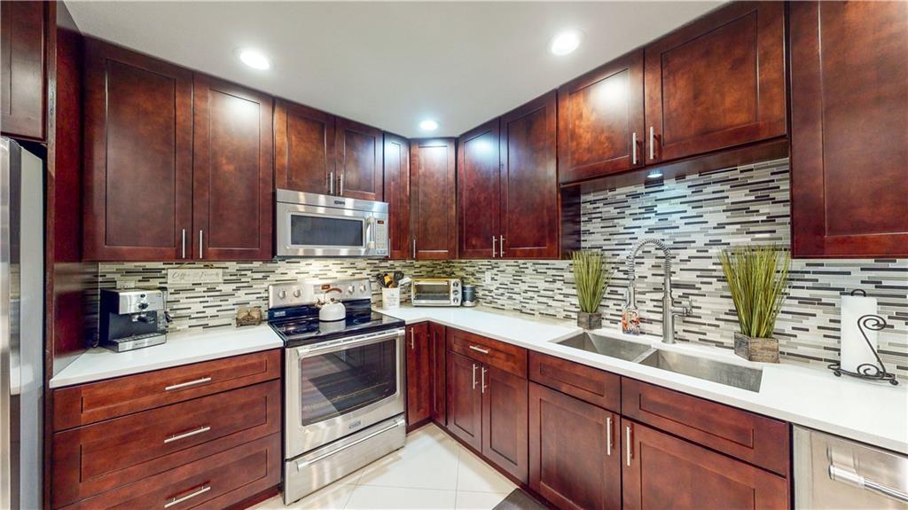 Sugar Pond Manor Wellingt - Residential
