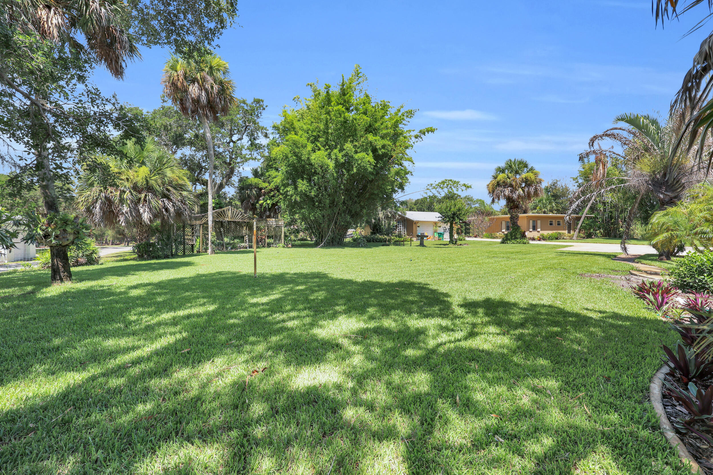 HAL S THOMAS RESUBDIVISION OF LOTS - Residential