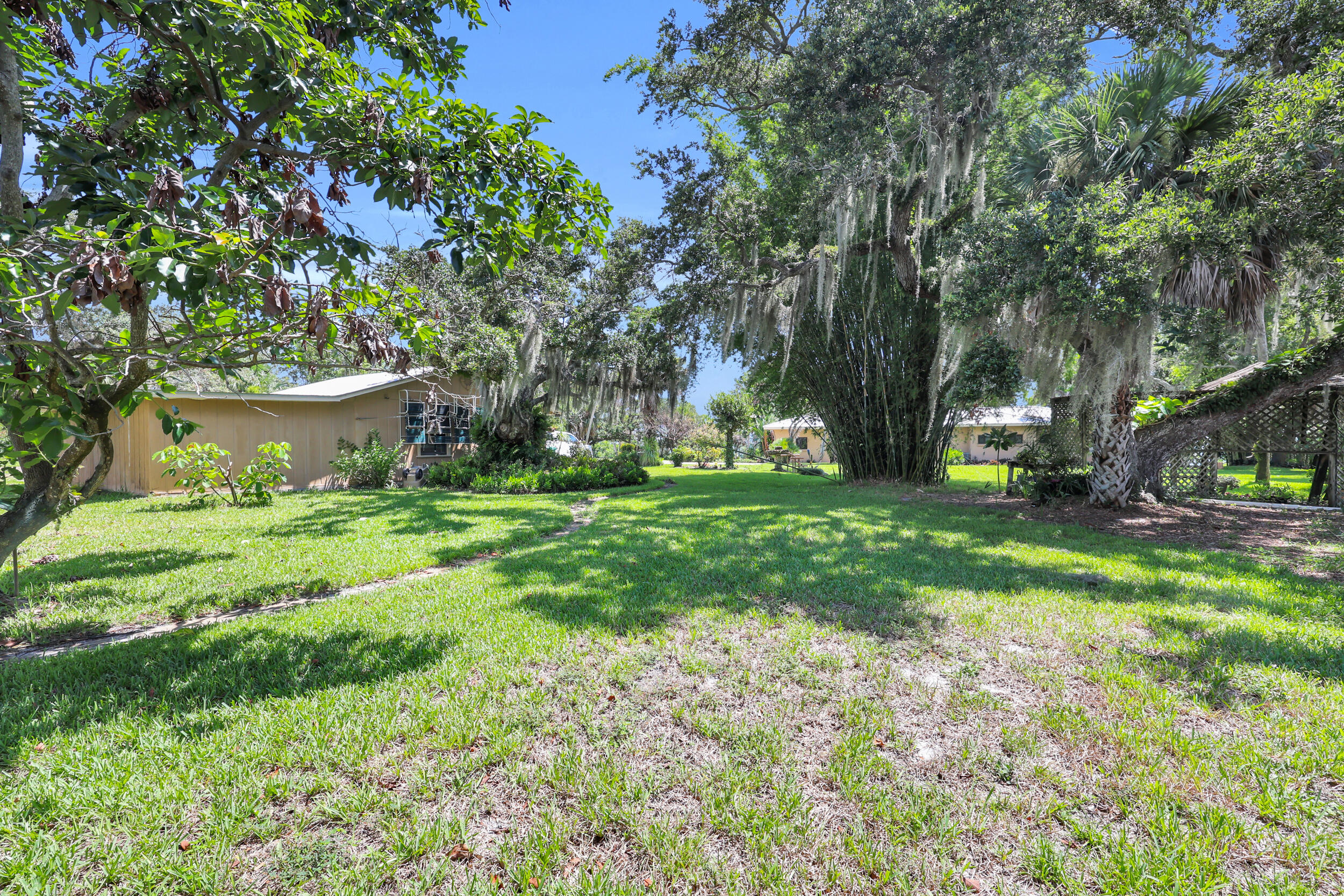 HAL S THOMAS RESUBDIVISION OF LOTS - Residential