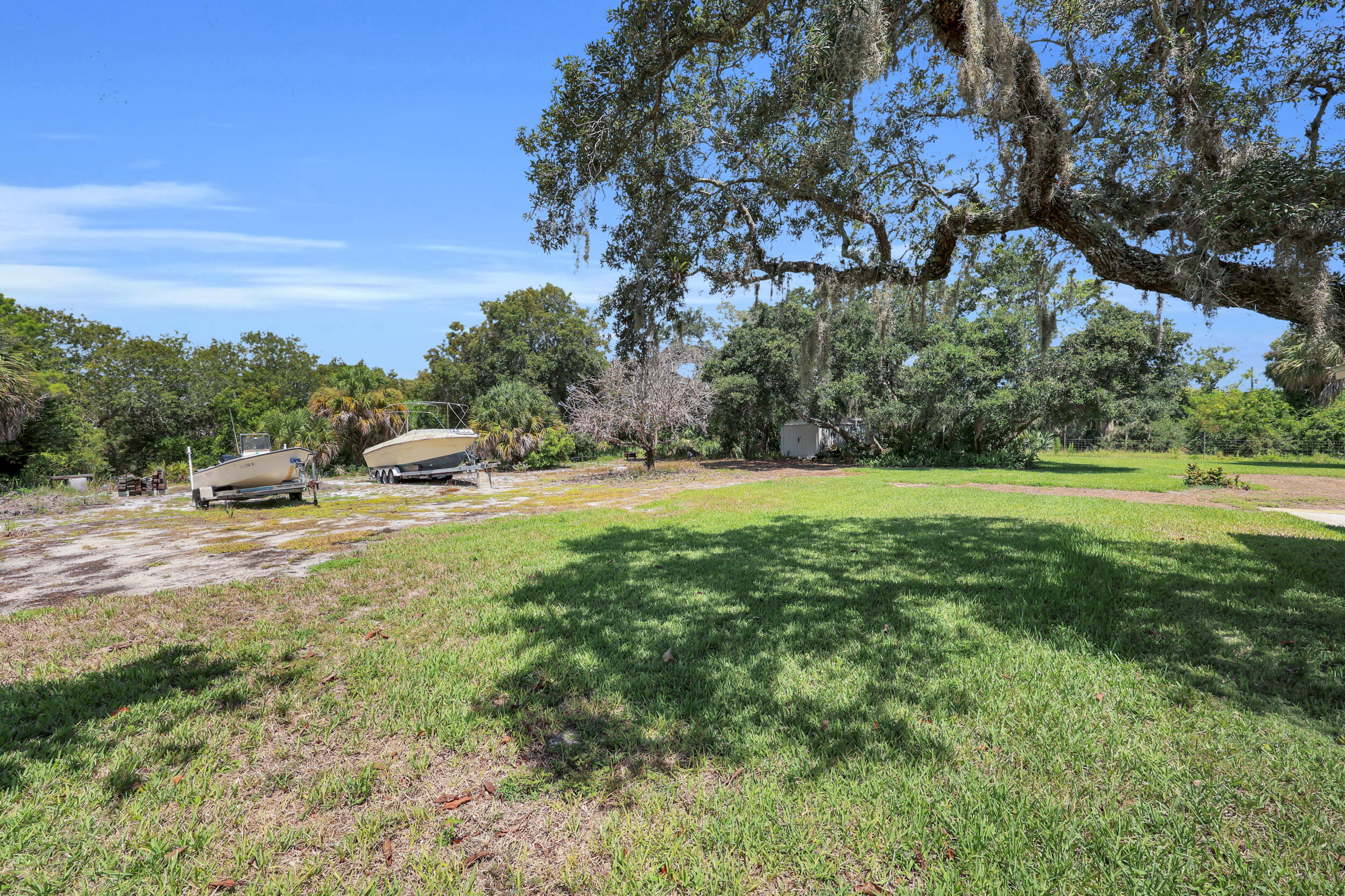 HAL S THOMAS RESUBDIVISION OF LOTS - Residential