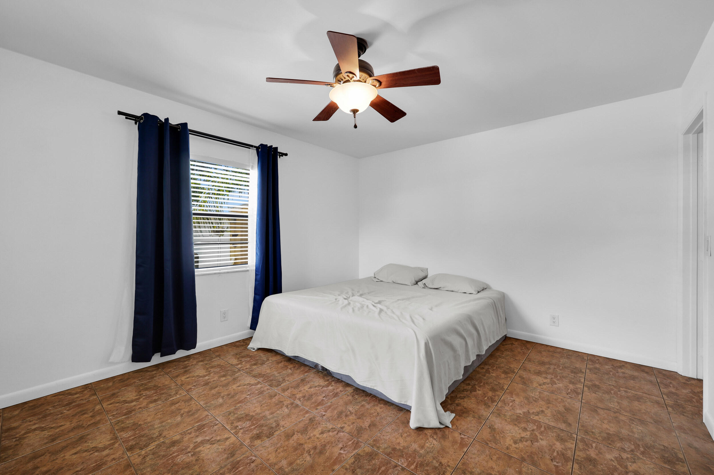 HAL S THOMAS RESUBDIVISION OF LOTS - Residential