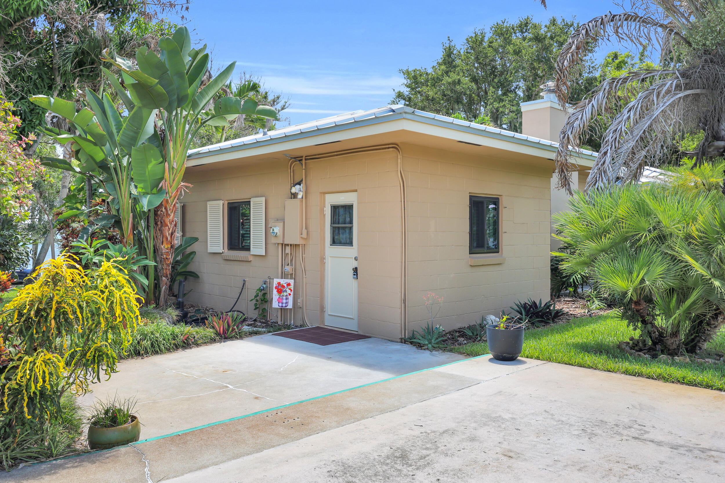 HAL S THOMAS RESUBDIVISION OF LOTS - Residential