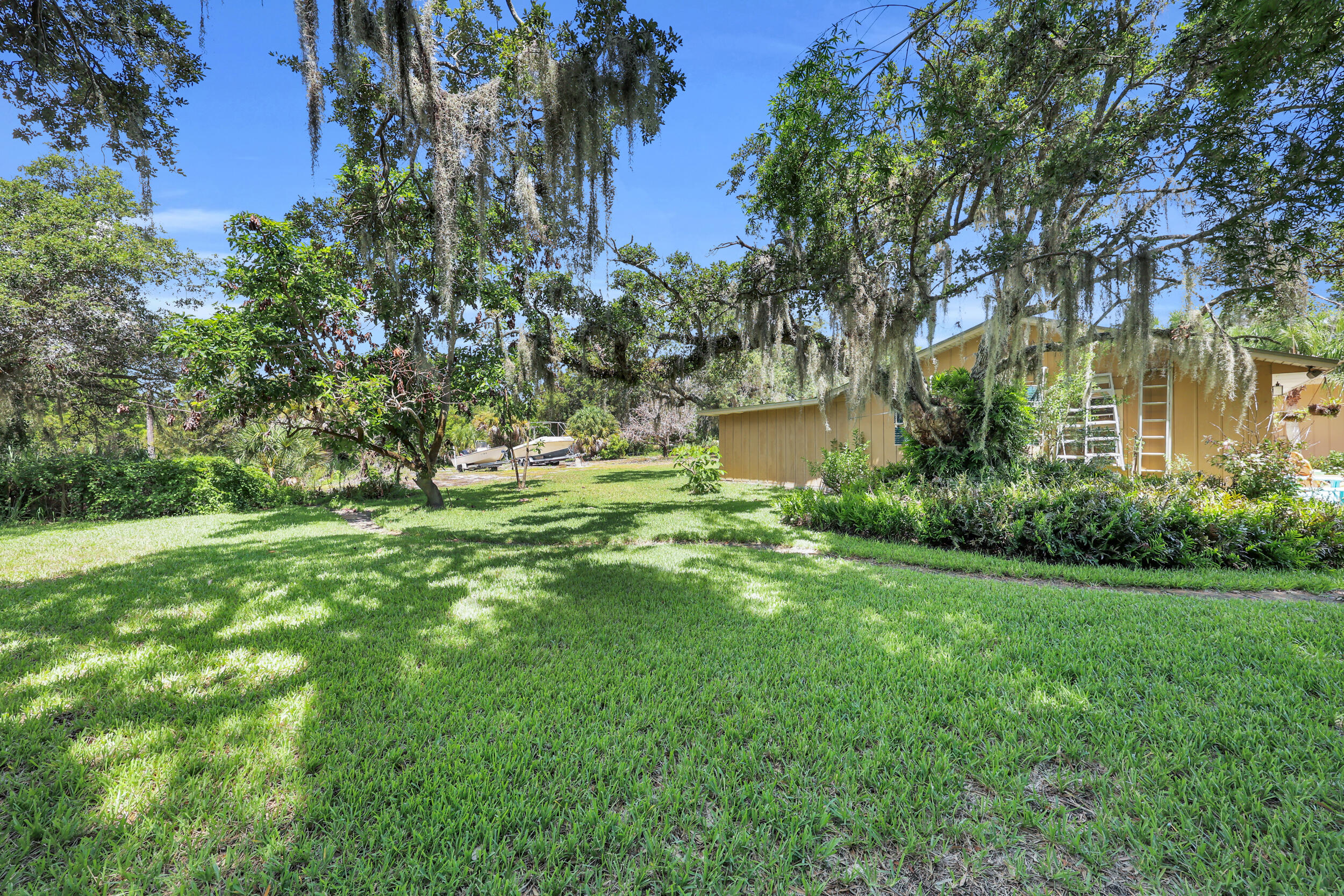 HAL S THOMAS RESUBDIVISION OF LOTS - Residential