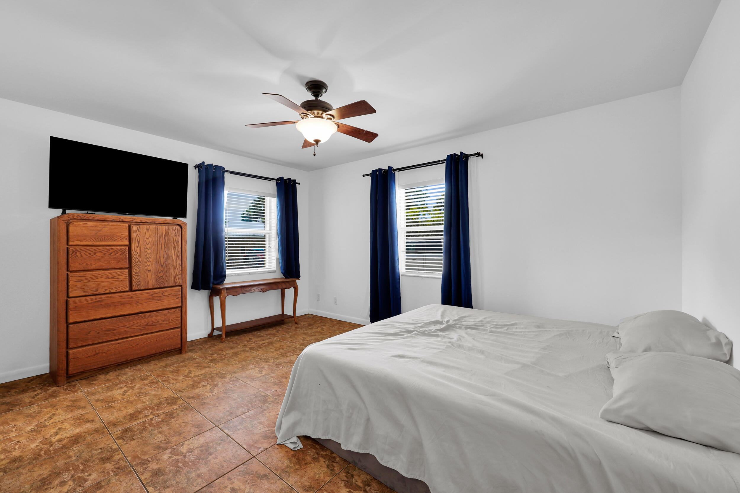 HAL S THOMAS RESUBDIVISION OF LOTS - Residential