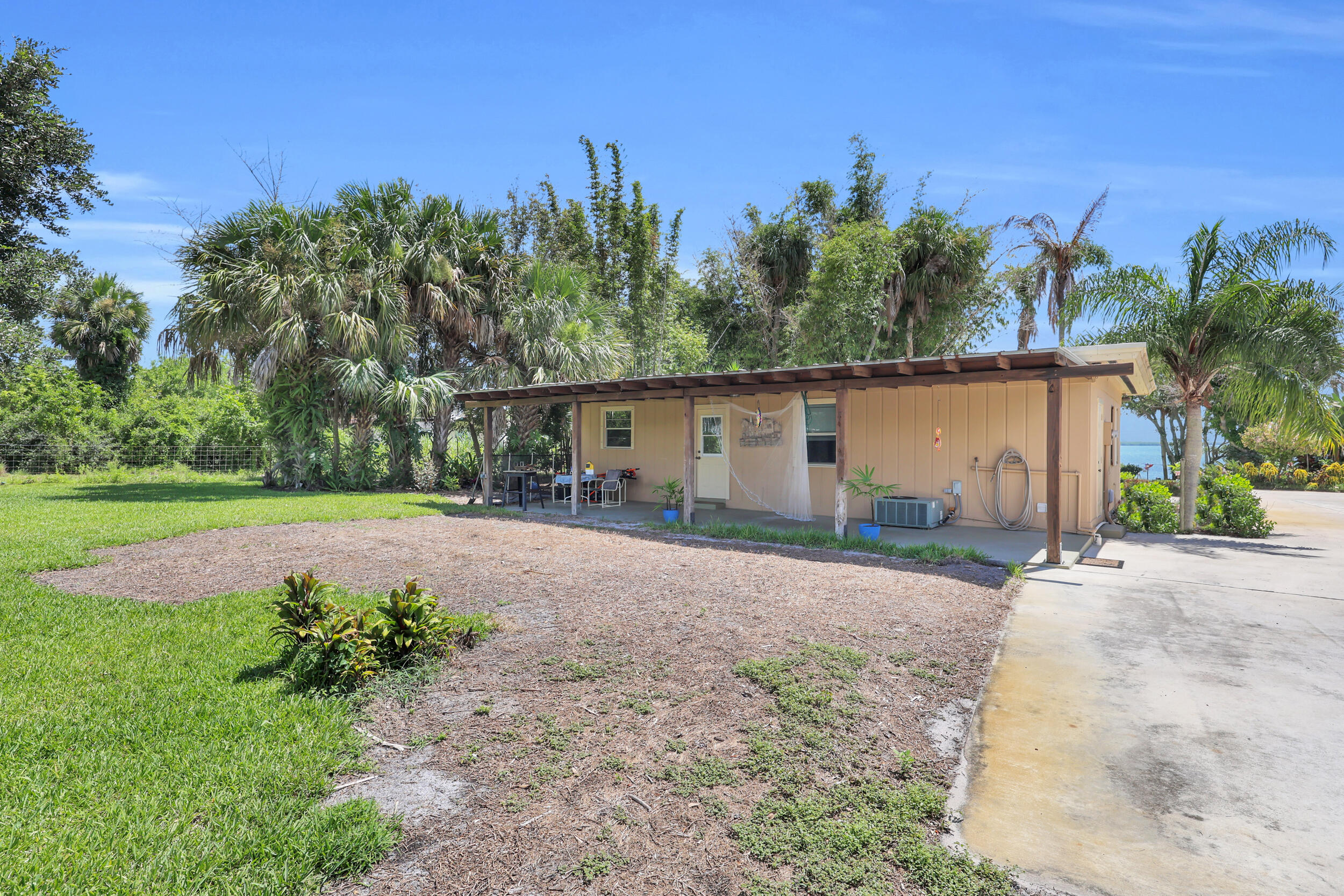 HAL S THOMAS RESUBDIVISION OF LOTS - Residential