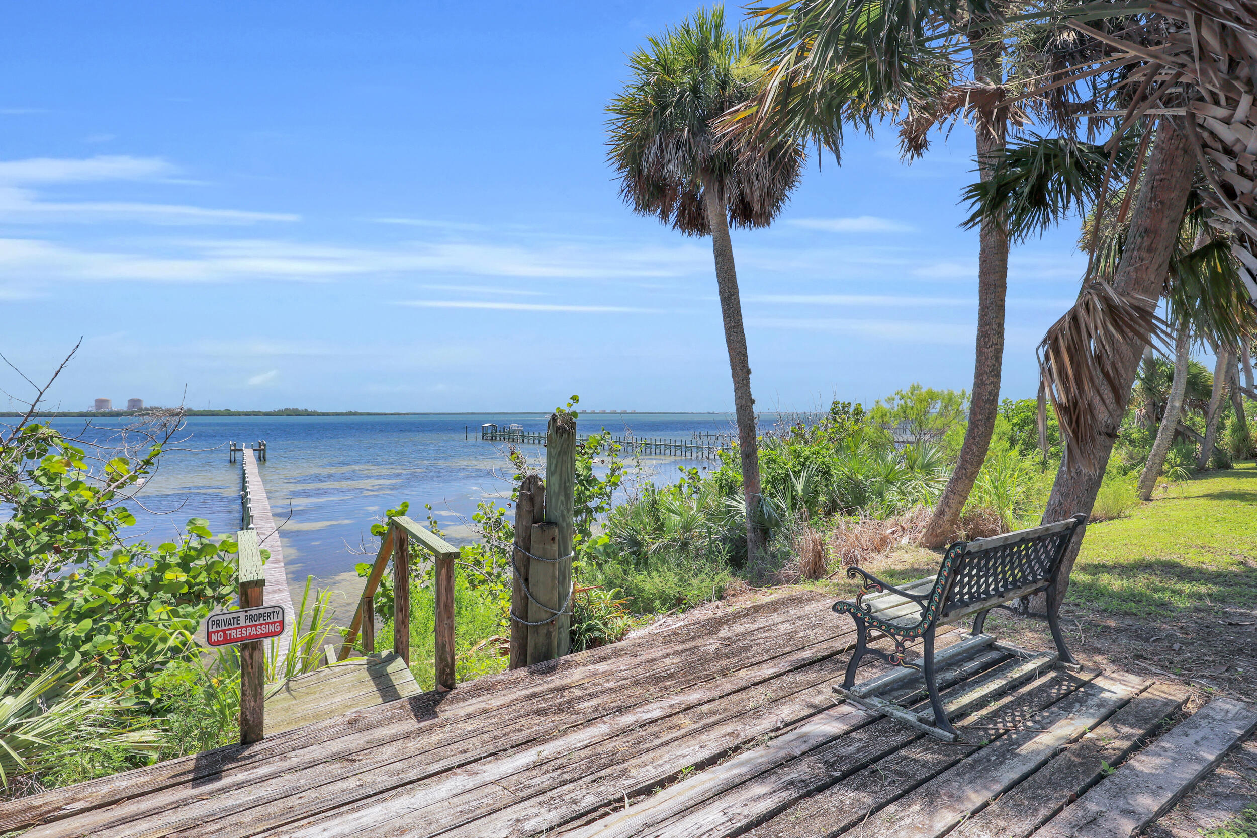 HAL S THOMAS RESUBDIVISION OF LOTS - Residential