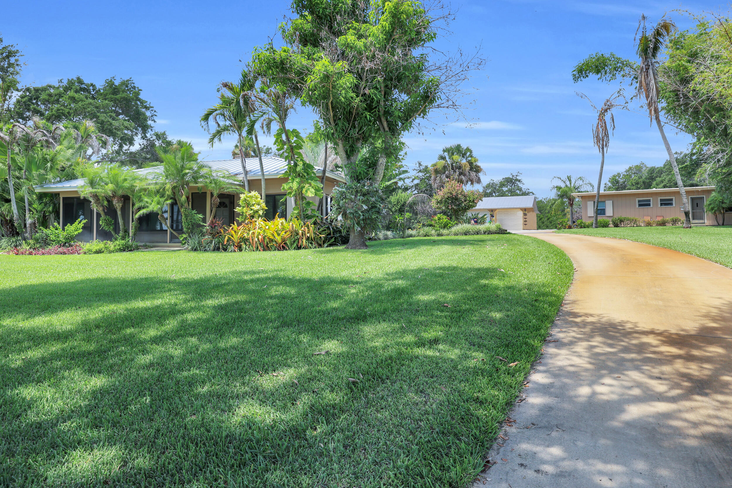 HAL S THOMAS RESUBDIVISION OF LOTS - Residential