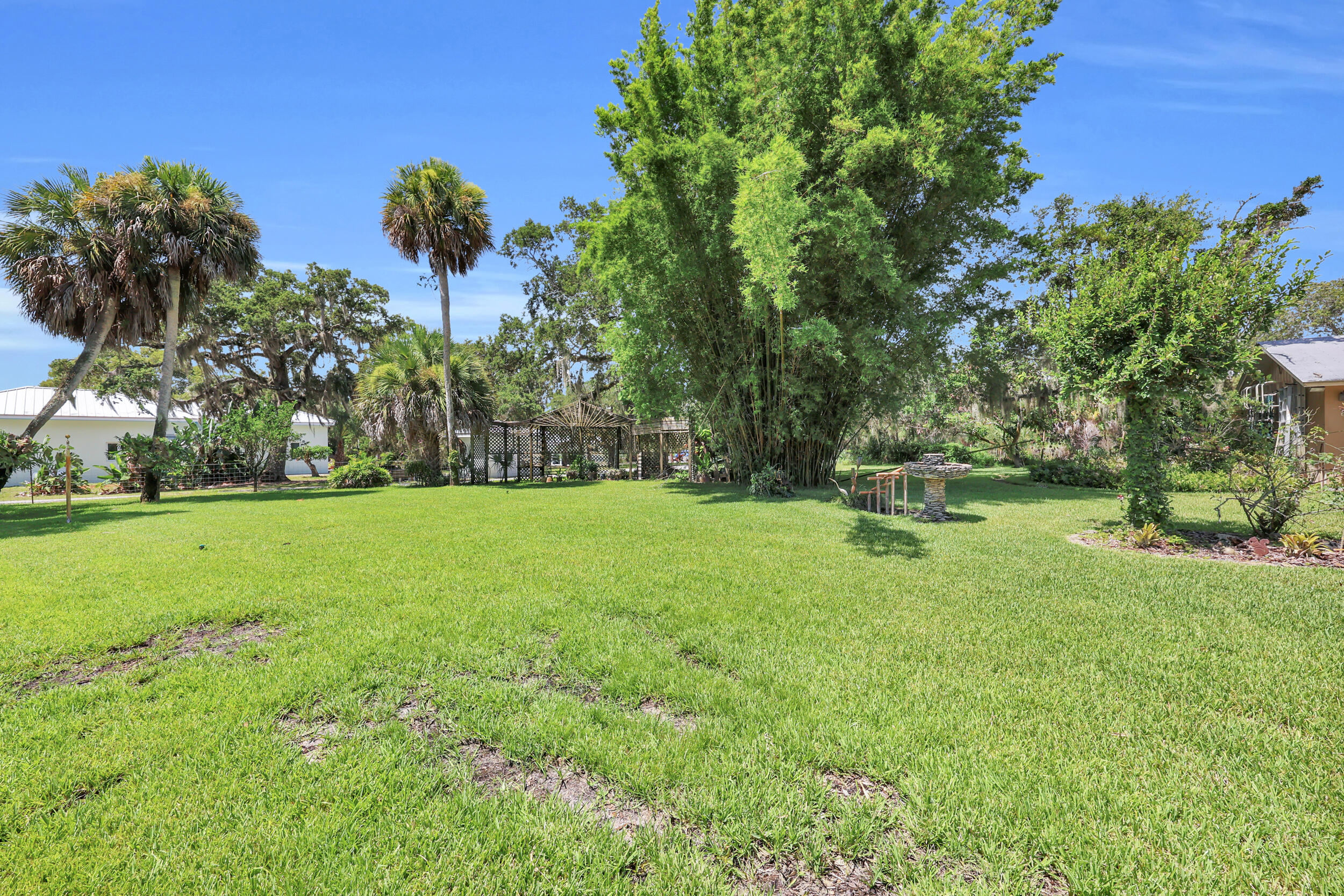 HAL S THOMAS RESUBDIVISION OF LOTS - Residential