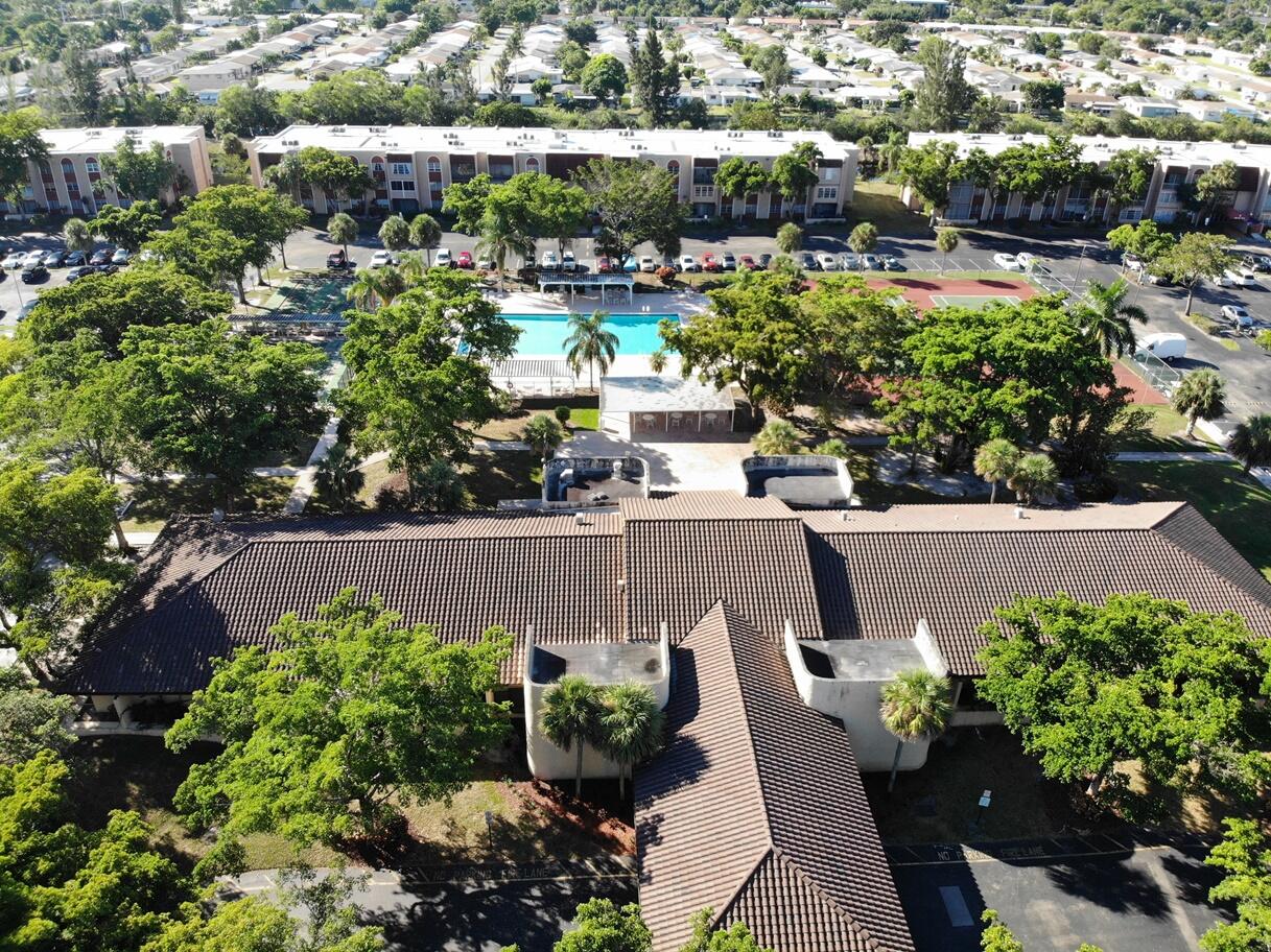 OAKBROOK IV V VI VII CONDO - Residential