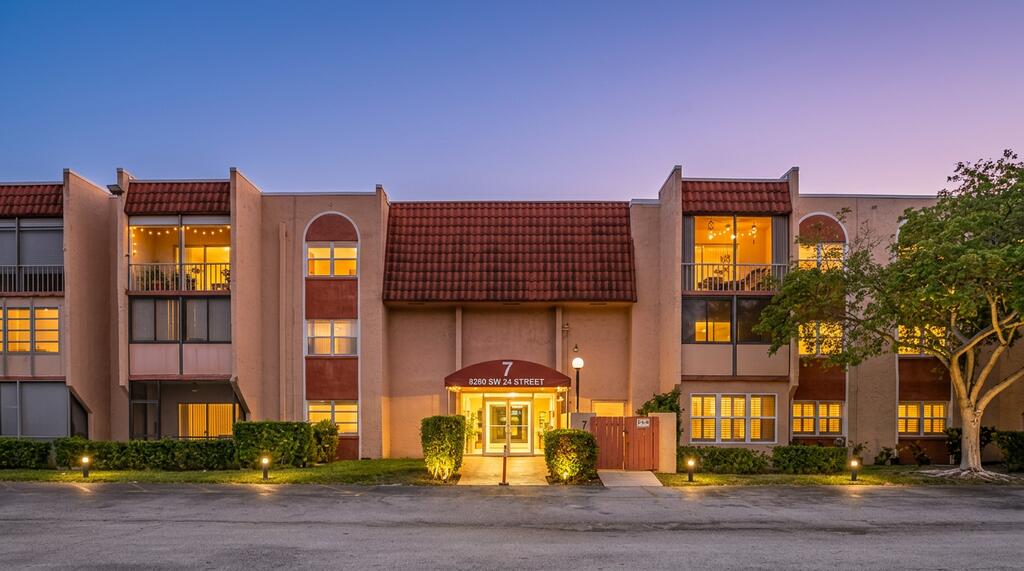 OAKBROOK IV V VI VII CONDO - Residential