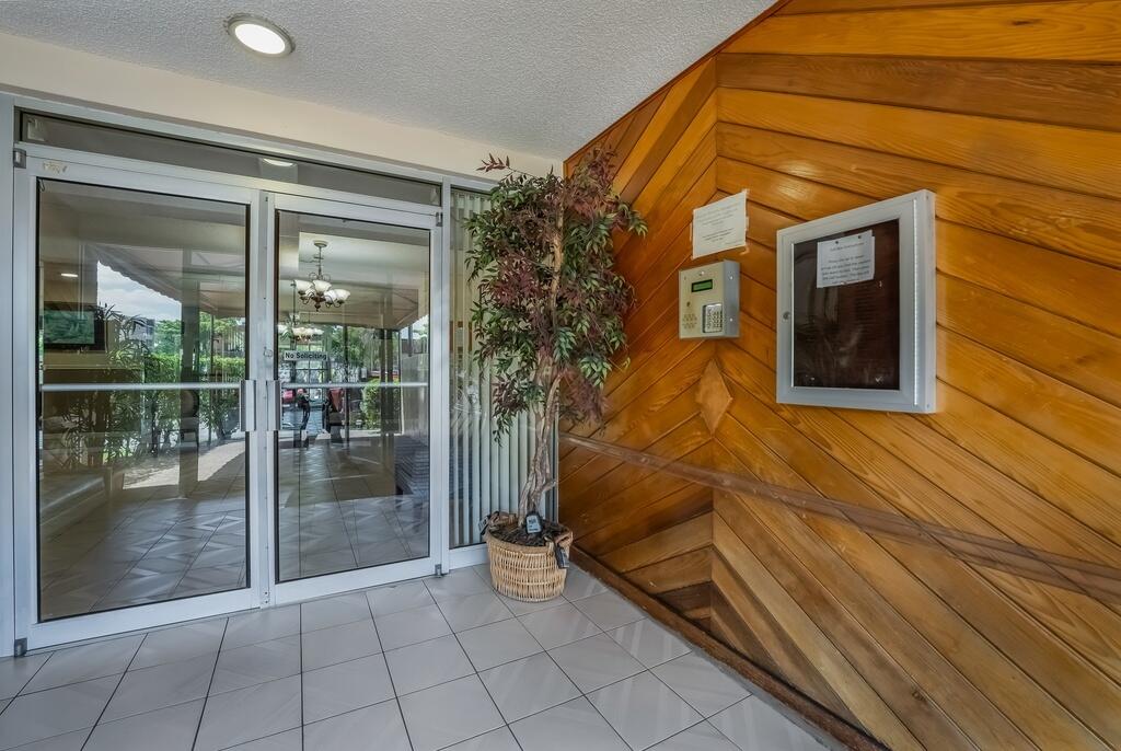 OAKBROOK IV V VI VII CONDO - Residential