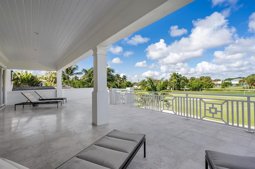 ROYAL PALM YACHT & COUNTRY CLUB - Residential