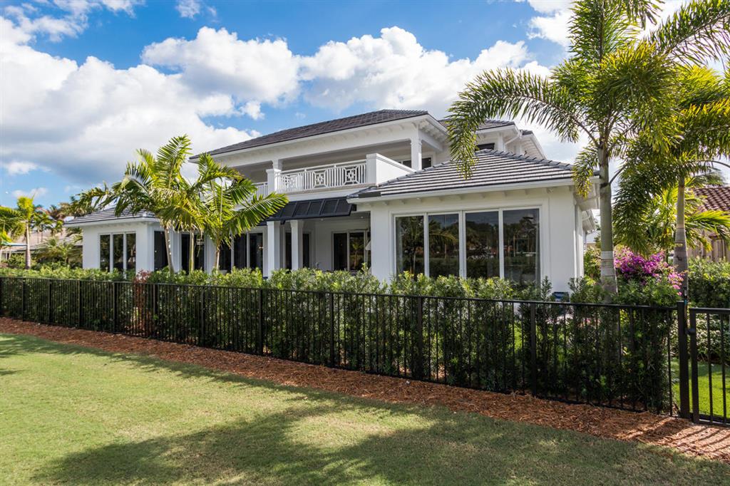 ROYAL PALM YACHT & COUNTRY CLUB - Residential