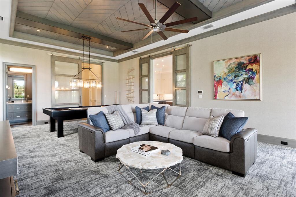 ROYAL PALM YACHT & COUNTRY CLUB - Residential