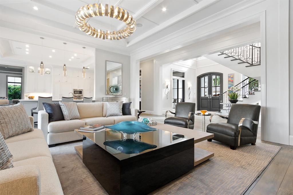 ROYAL PALM YACHT & COUNTRY CLUB - Residential
