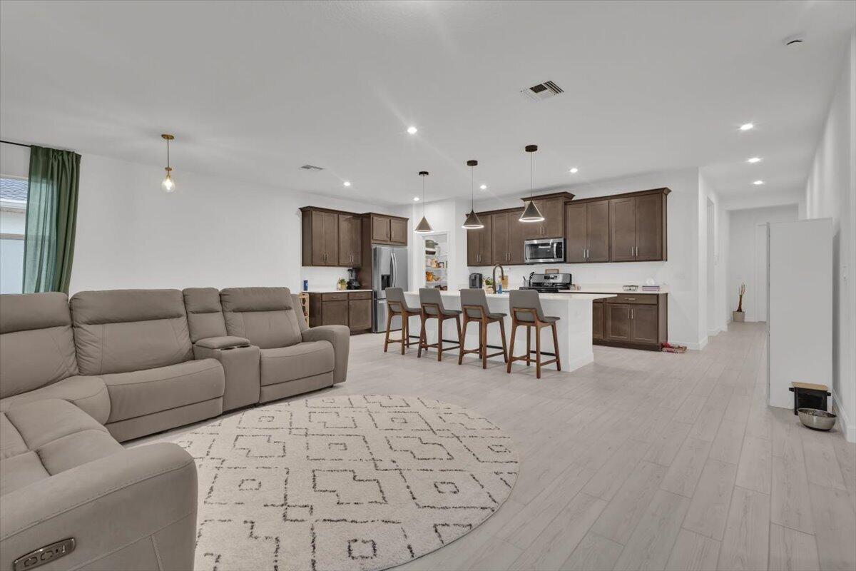 CADENCE PHASE III - Residential Lease