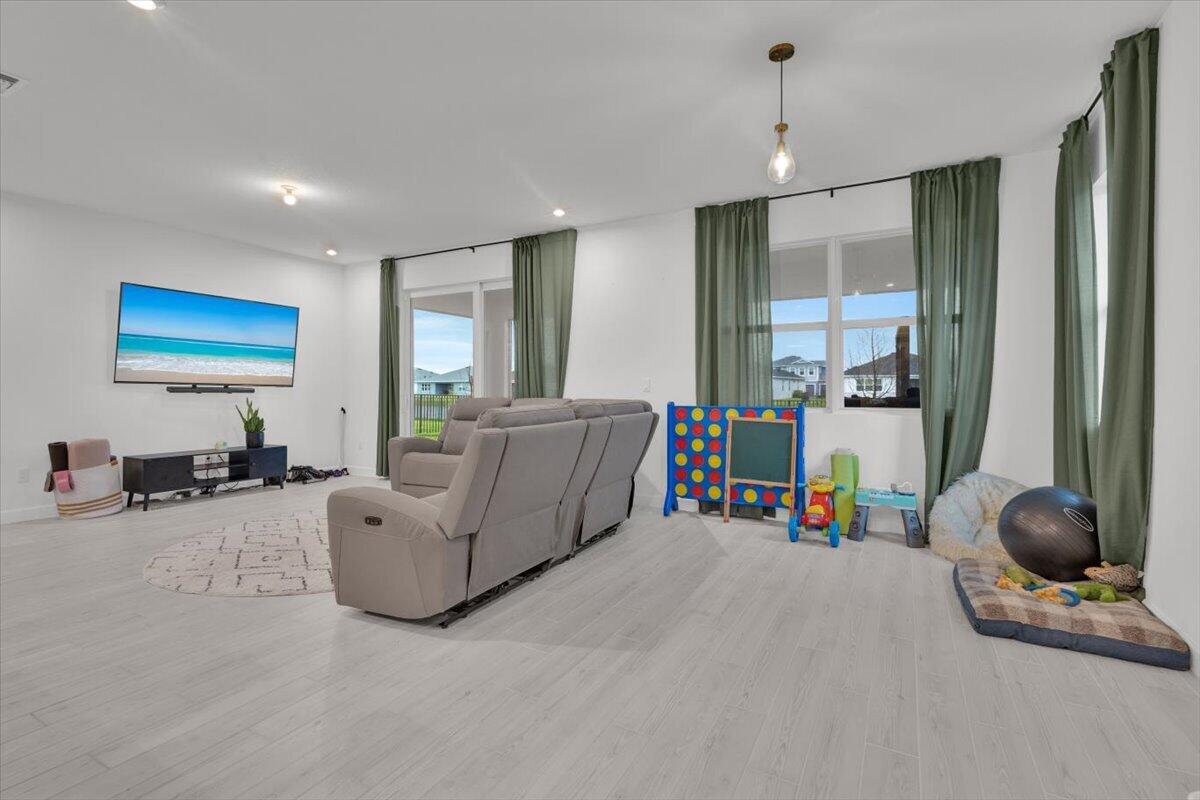 CADENCE PHASE III - Residential Lease