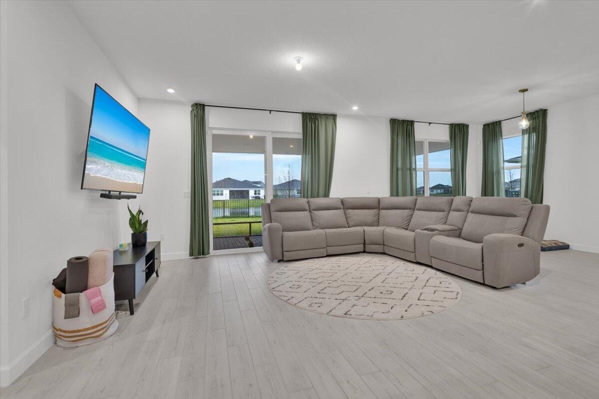 CADENCE PHASE III - Residential Lease