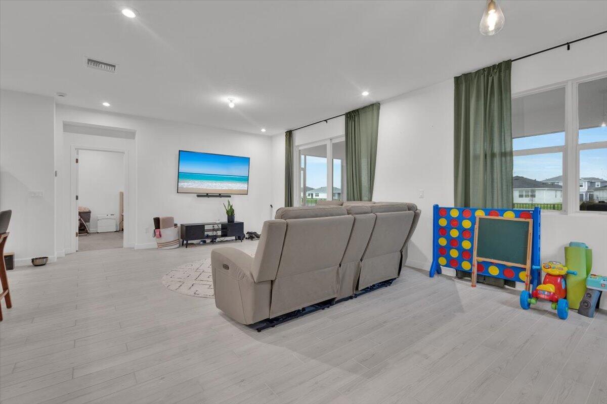 CADENCE PHASE III - Residential Lease