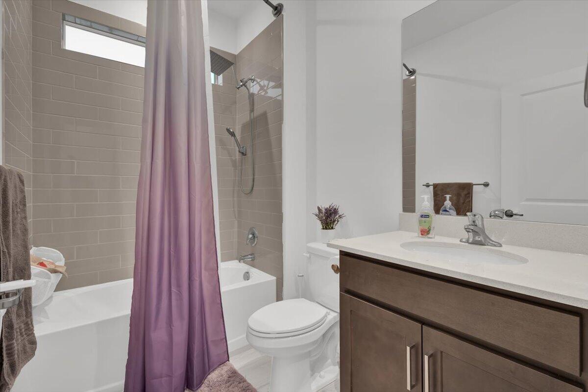 CADENCE PHASE III - Residential Lease