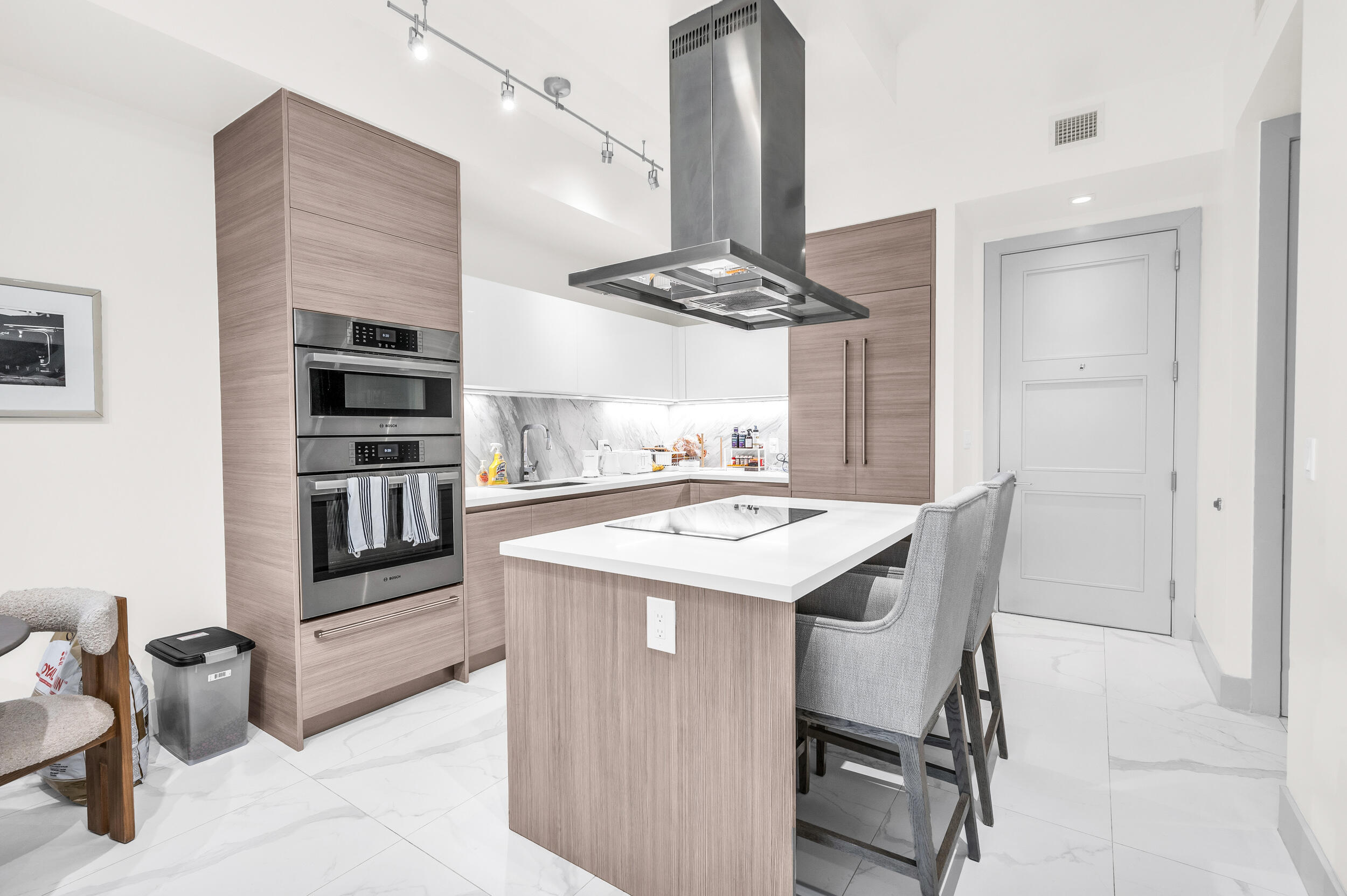 TOWER 155 CONDO - Residential