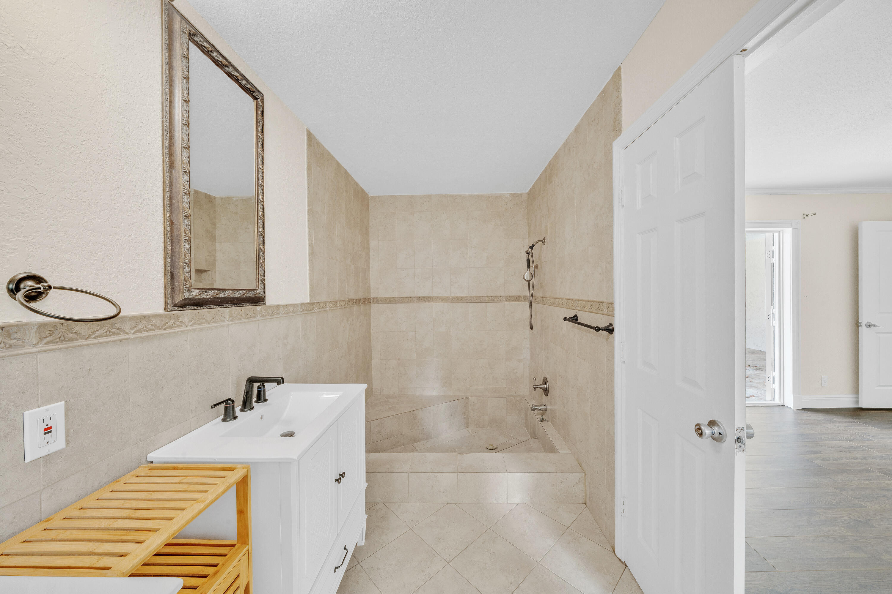 B C J PLAT - Residential