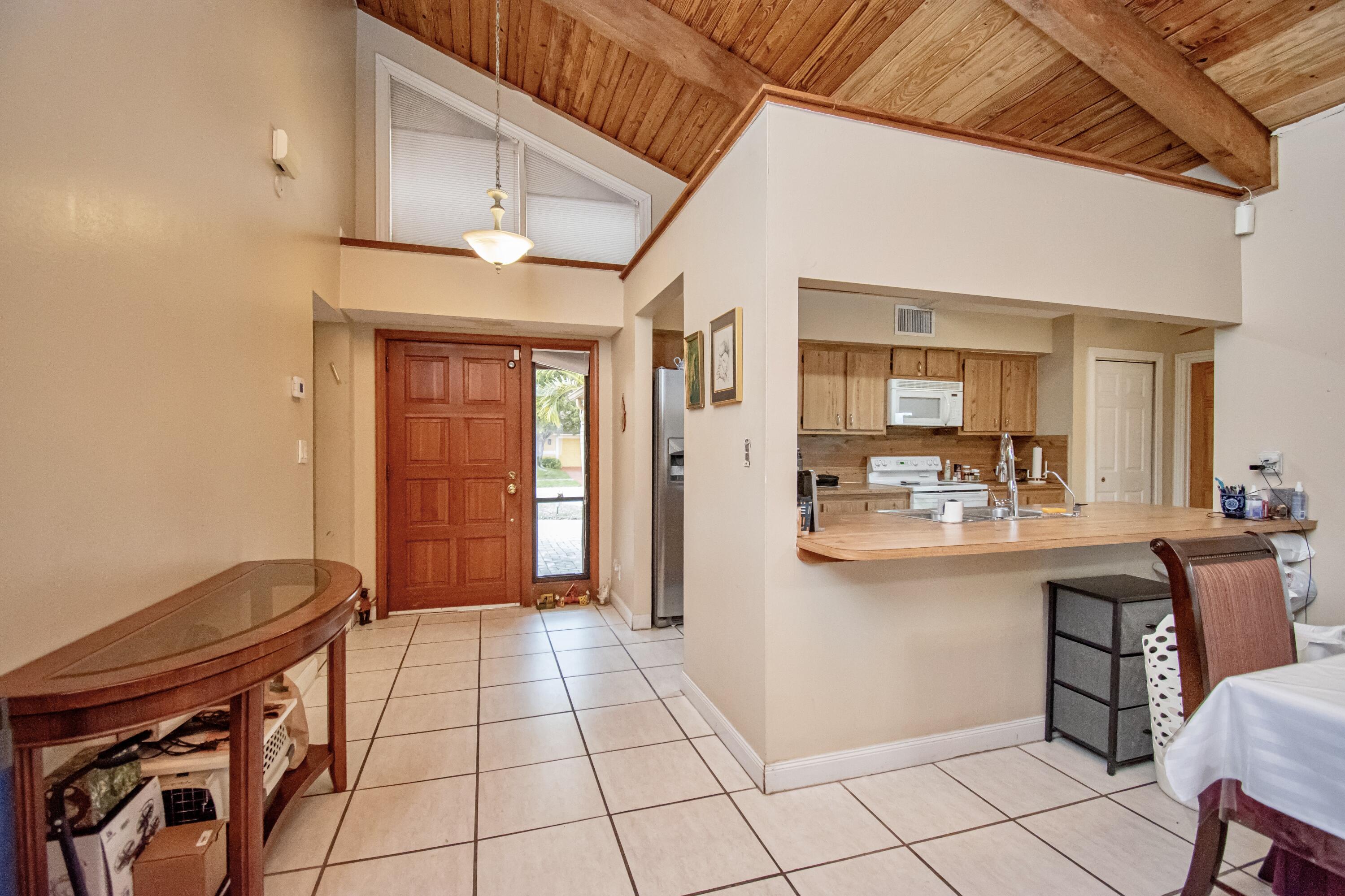 AMBERWOODS OF BOCA 1ST ADD - Residential
