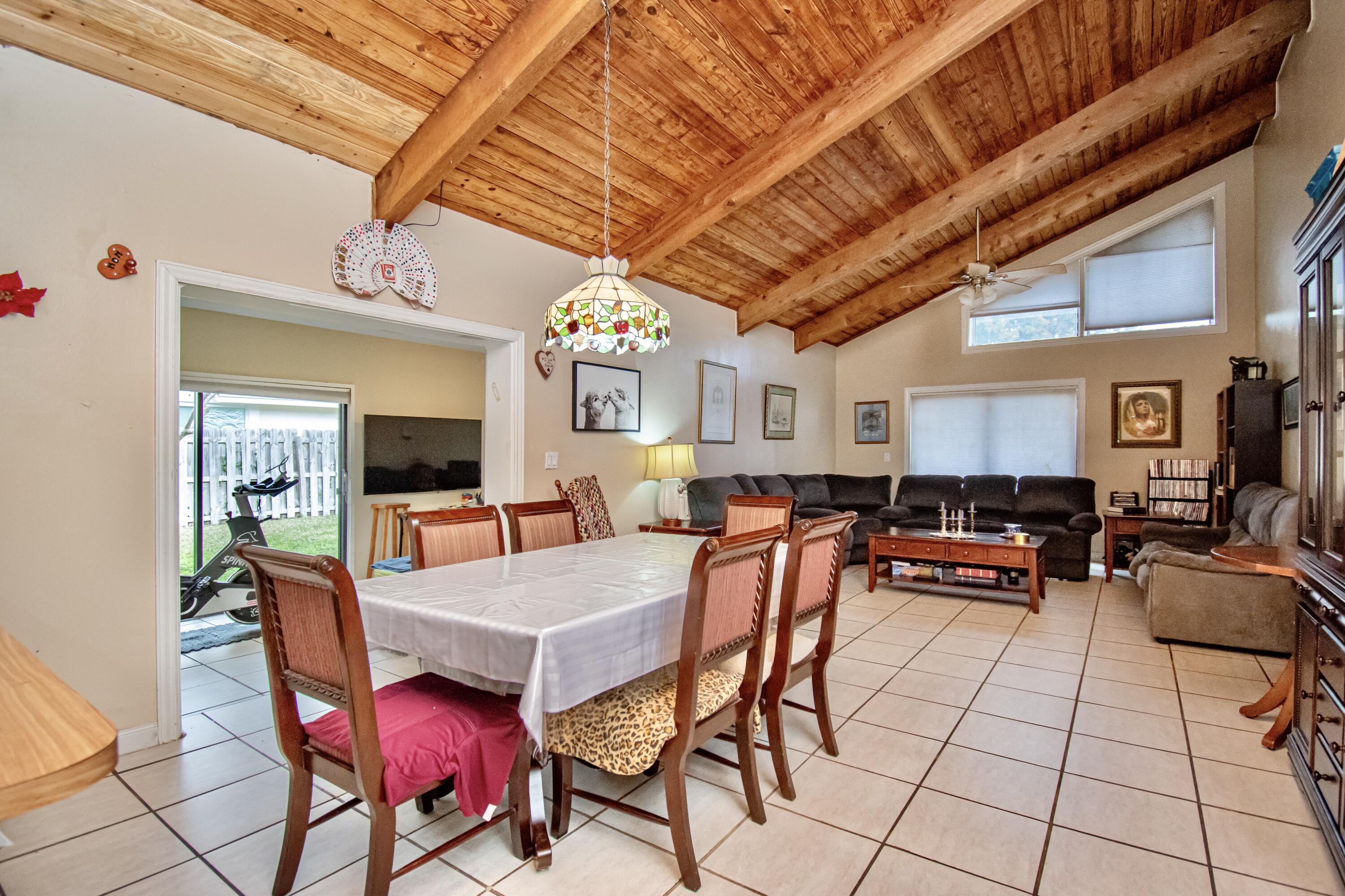 AMBERWOODS OF BOCA 1ST ADD - Residential