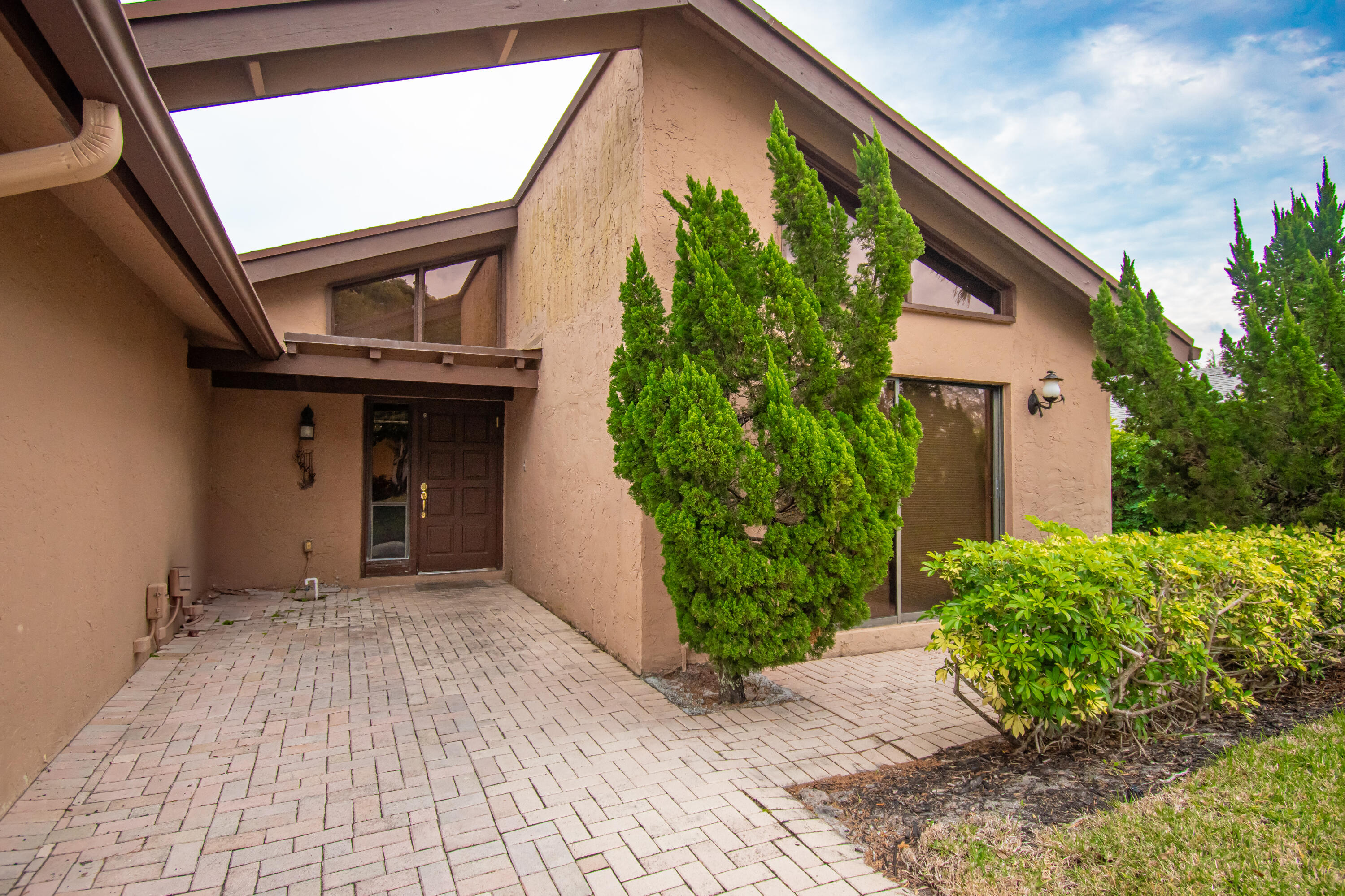 AMBERWOODS OF BOCA 1ST ADD - Residential