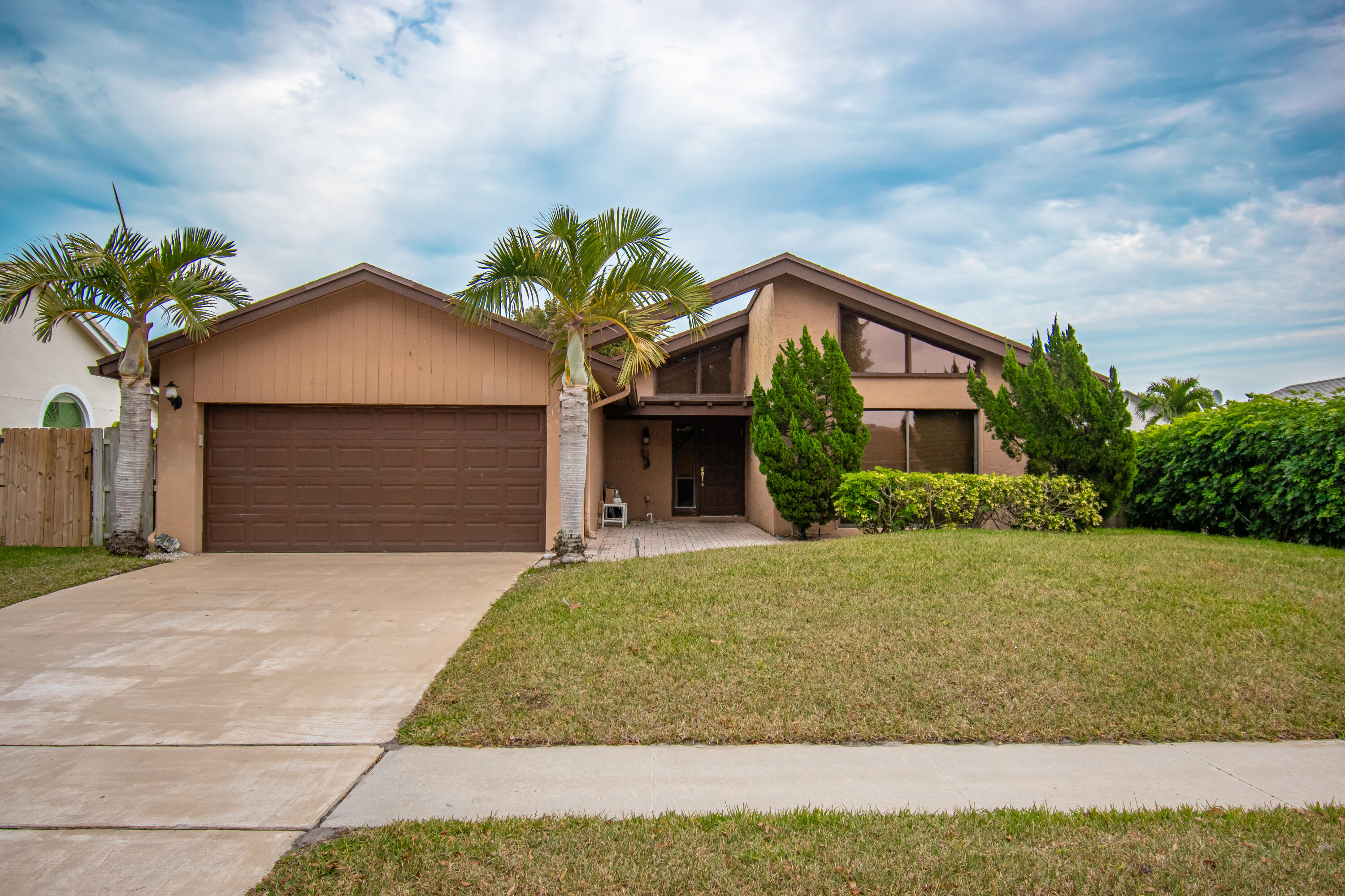 AMBERWOODS OF BOCA 1ST ADD - Residential