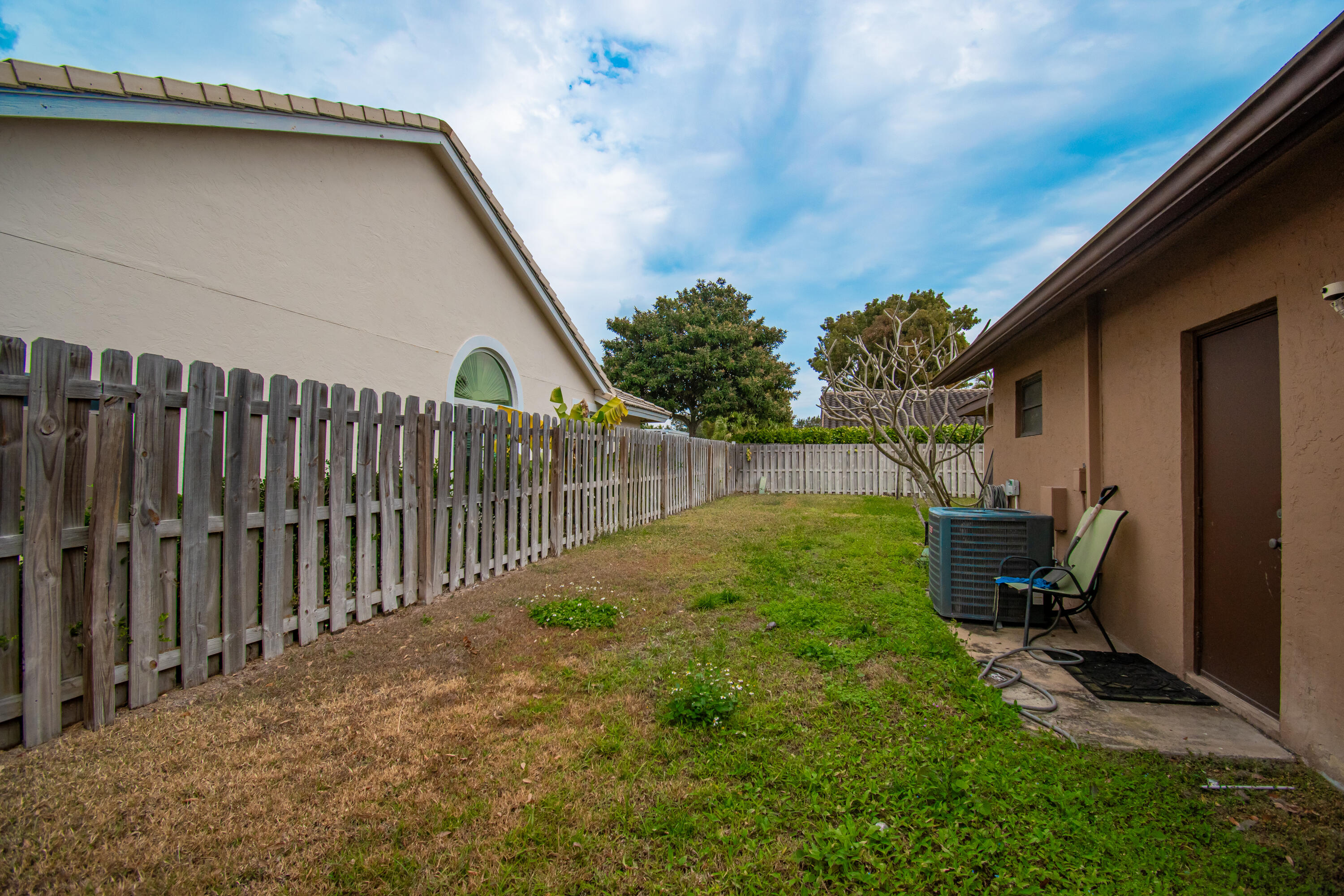 AMBERWOODS OF BOCA 1ST ADD - Residential